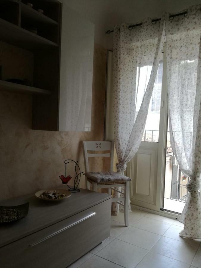 Casa Vacanze "Cortile Aquilone" 카타니아 외부 사진